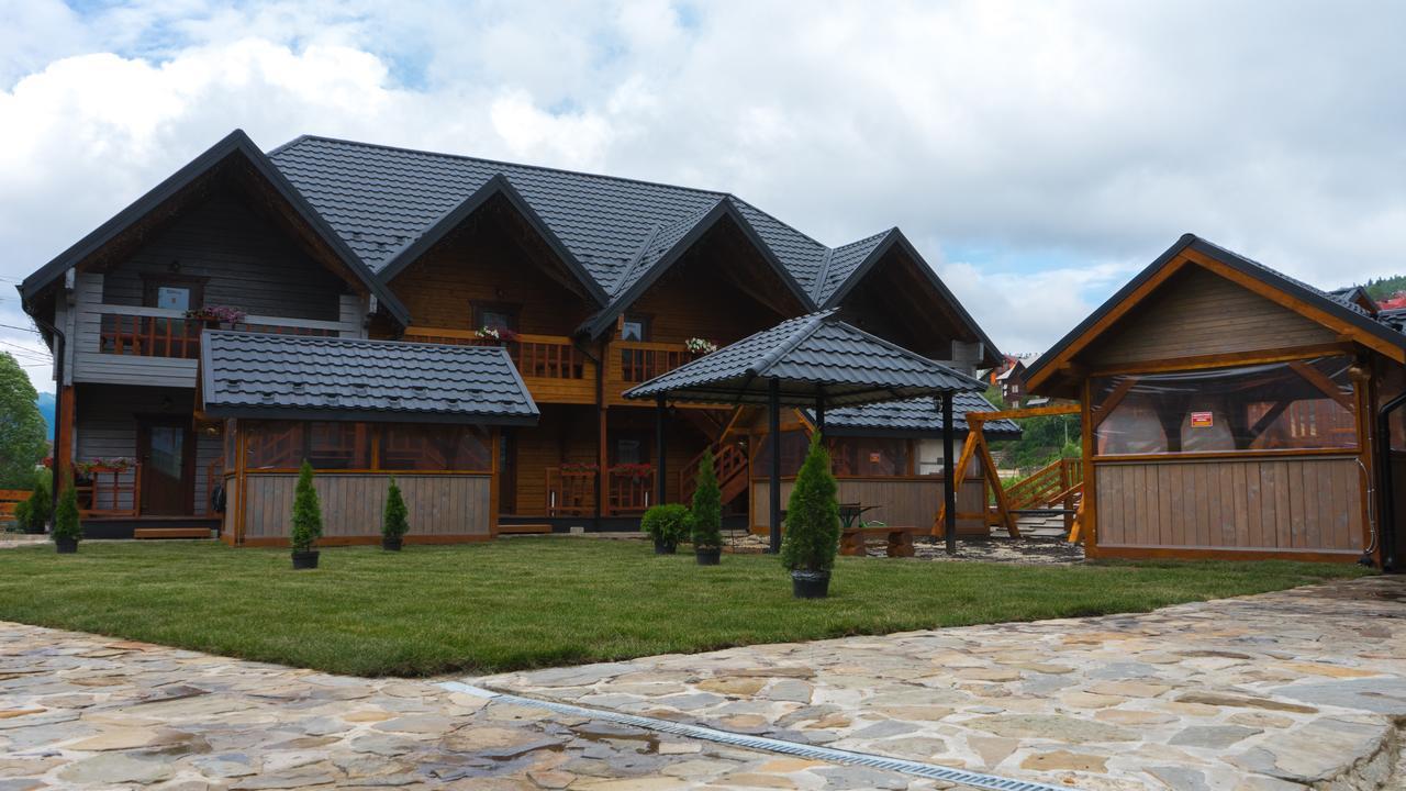 Family Hotel Kaskad Bukovel Exterior photo
