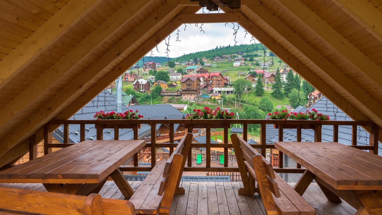 Family Hotel Kaskad Bukovel Exterior photo