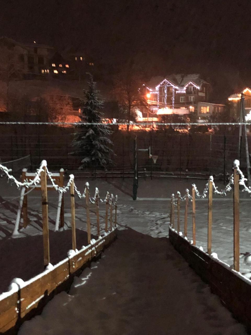 Family Hotel Kaskad Bukovel Exterior photo