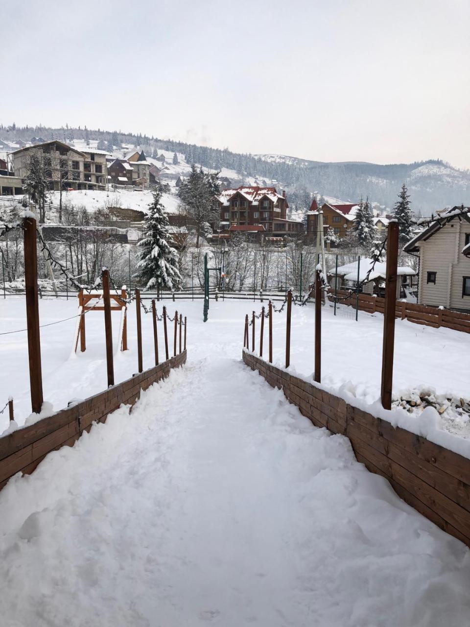 Family Hotel Kaskad Bukovel Exterior photo
