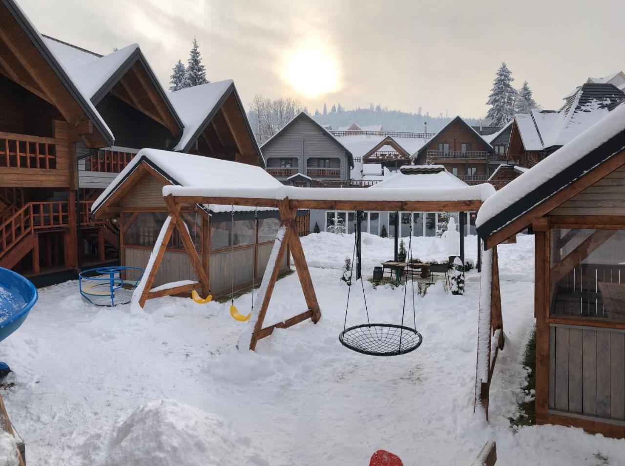 Family Hotel Kaskad Bukovel Exterior photo